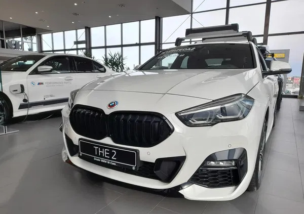 mazowieckie BMW Seria 2 cena 164700 przebieg: 8000, rok produkcji 2022 z Siechnice